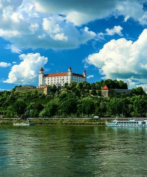 Château de Bratislava et le Danube - Slovaquie
