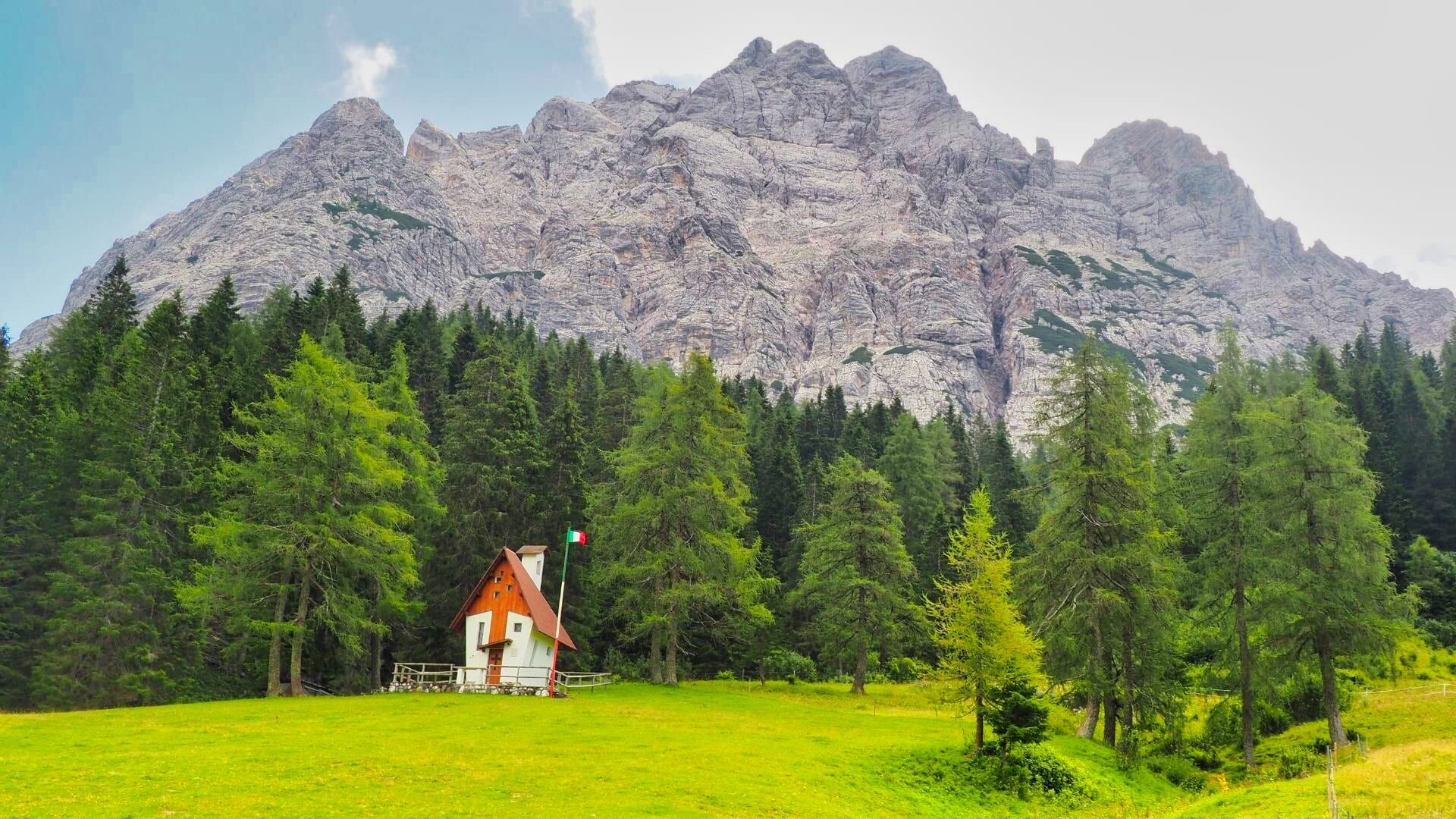 Chapelle sous le sommet du San Sebastiano - Dolomites - Italie