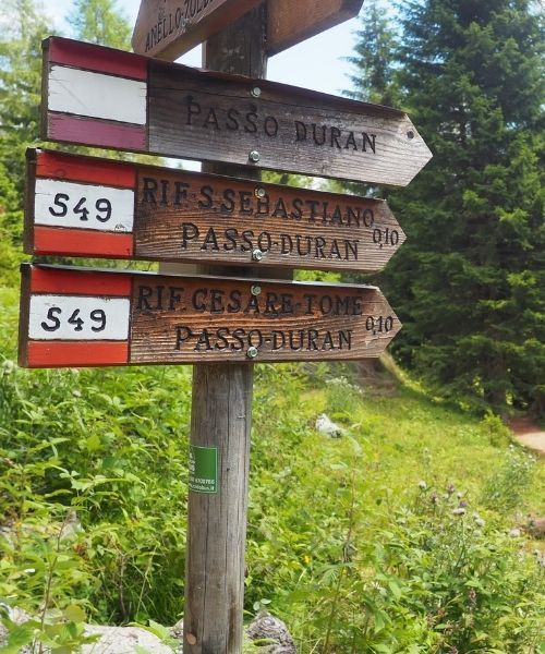 Direction le Passo Duran, Dolomites