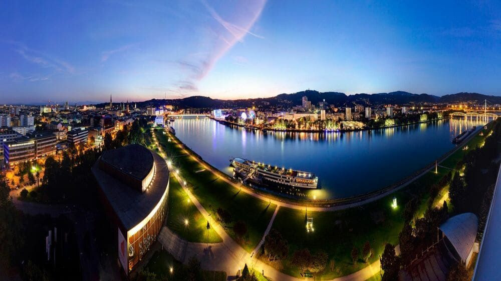Linz et le Danube au crépuscule - Haute-Autriche - Autriche