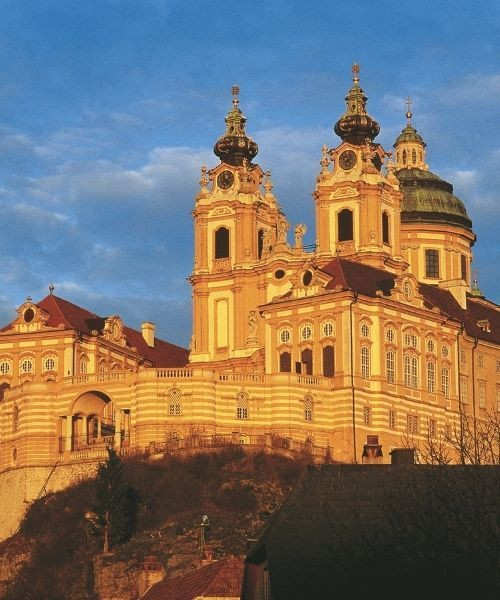 Abbaye de Melk au coucher du soleil - Wachau - Autriche