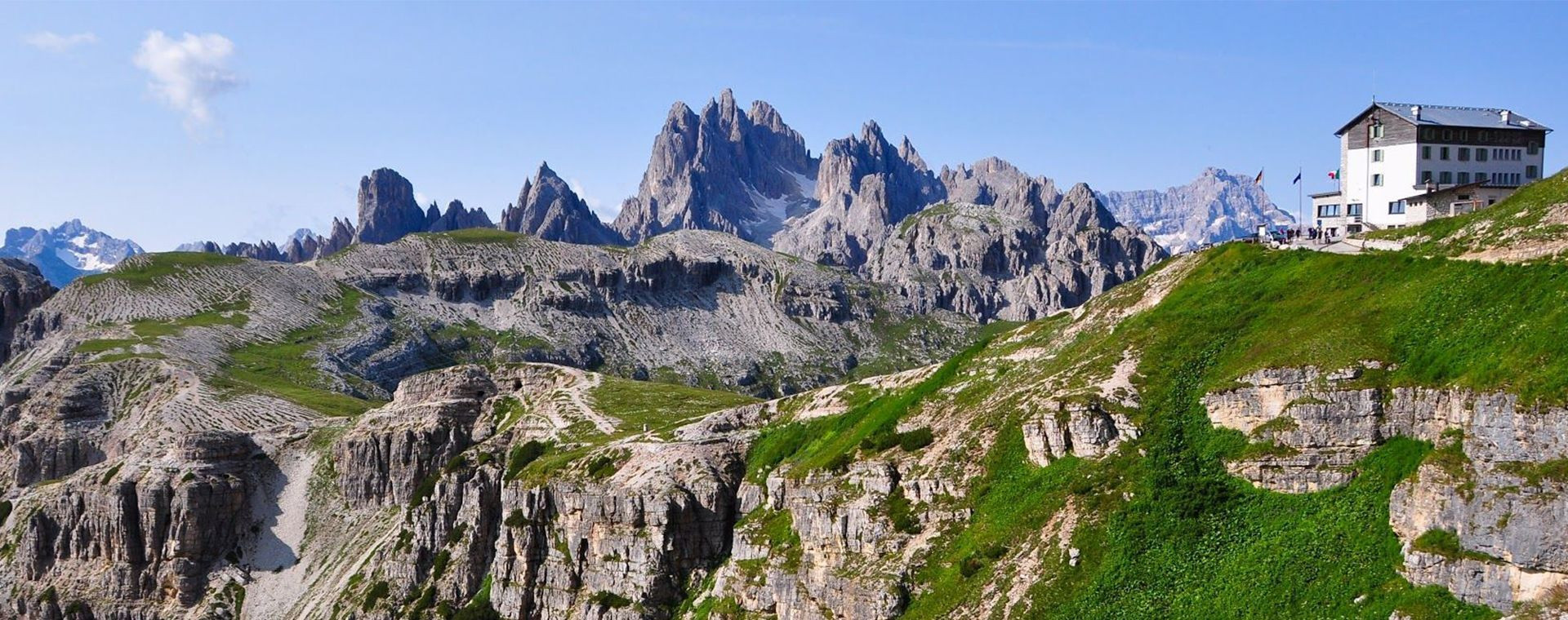 Refuge Auronzo face aux Cadini di Misurina - Dolomites, Italie
