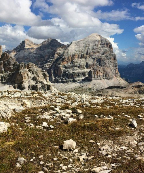 Sommet calcaire près du Lagazuoi - Dolomites - Italie