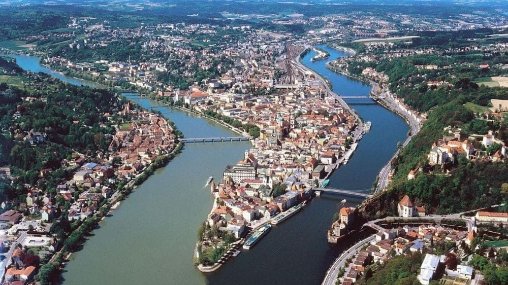 Vue aérienne de Passau au confluent des rivières - Bavière - Allemagne